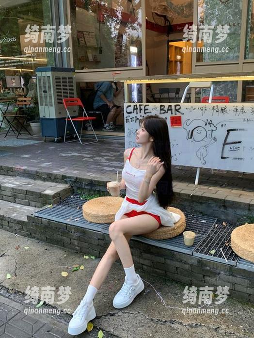 Xiuren秀人网-沈佳熹Kitty星辰 Xiuren秀人网 - 沈佳熹Kitty星辰个性定制套装图集,释放你的灵感与魅力,让每一张照片都与众不同!
