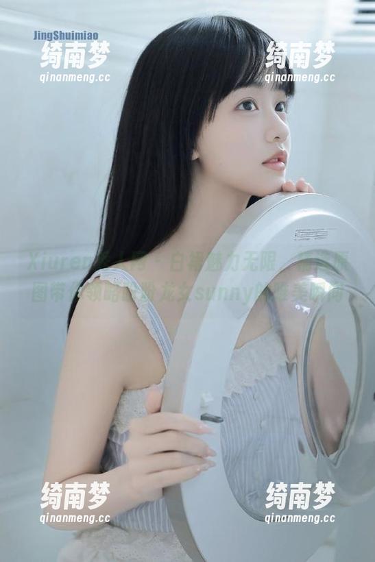 Xiuren秀人网 - 白裙魅力无限，精选原图带你领略盼盼龙女sunny的唯美瞬间