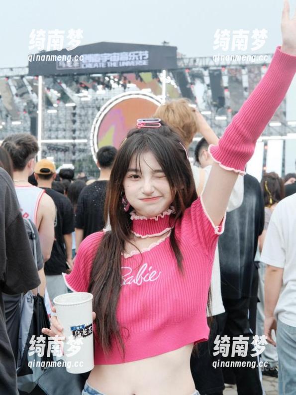 Xiuren秀人网-考拉Koala Xiuren秀人网 - 探索考拉Koala的旗袍写真合集:优雅与风情的迷人时刻