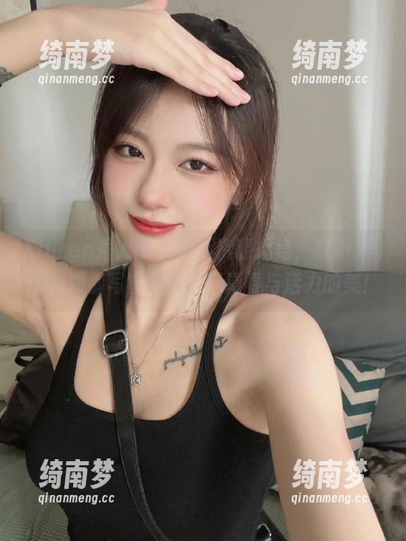 Xiuren秀人网-赵小米kitty Xiuren秀人网 - 最新资源揭秘,赵小米kitty短裤写真完美演绎青春与活力的美!