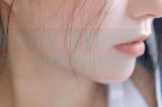 YALAYI雅拉伊 - 苗婷婷办公室的原图独家分享，快来围观她的精彩瞬间吧！