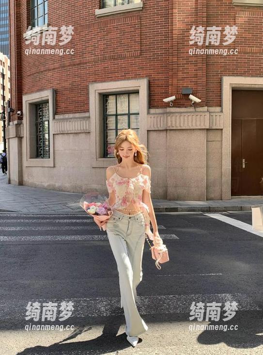 YITUYU艺图语-暖暖 YITUYU艺图语 - 探索暖暖的秘密:独特写真合集分享,记录她灵动的美丽瞬间
