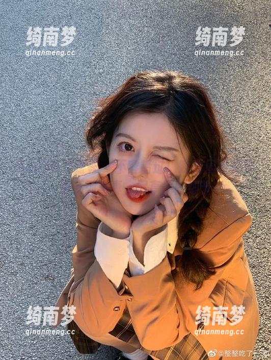 YouMi尤蜜荟 - 不容错过！观看周妍希粉色系列写真，尽享原图细节