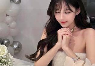 YouMi尤蜜荟 - 唐婉儿Lucky的办公室生活，最新写真图片更新让你爱上职场风貌！