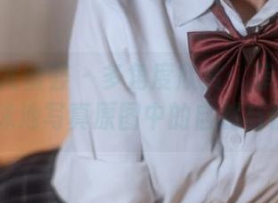 YouMi尤蜜荟 - 多角度欣赏：菲儿beauty泳池写真原图中的自然与优雅