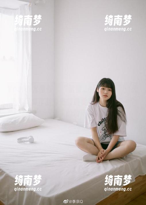 YouMi尤蜜荟 - “蛋蛋_egg天使”：无圣光写真作品如晨曦般柔和，捕捉每一个动人的瞬间。