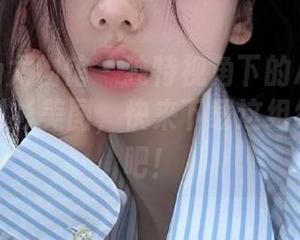 YouWu尤物馆 - 独特视角下的Amrita贞贞白衬衫美图，快来下载这组绝美写真吧！