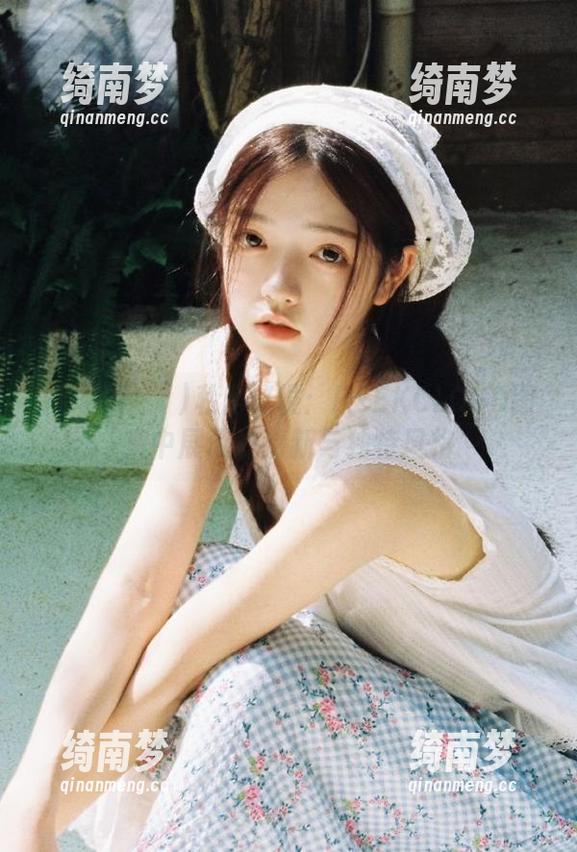 Yuka(유카)私房秘境：PEEKCLOUD图集中展现的清新与独特风格