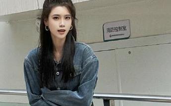 beautyleg - 在线展示：Jellyfish学姐与她的美图，背后是无数次的捧腹大笑！