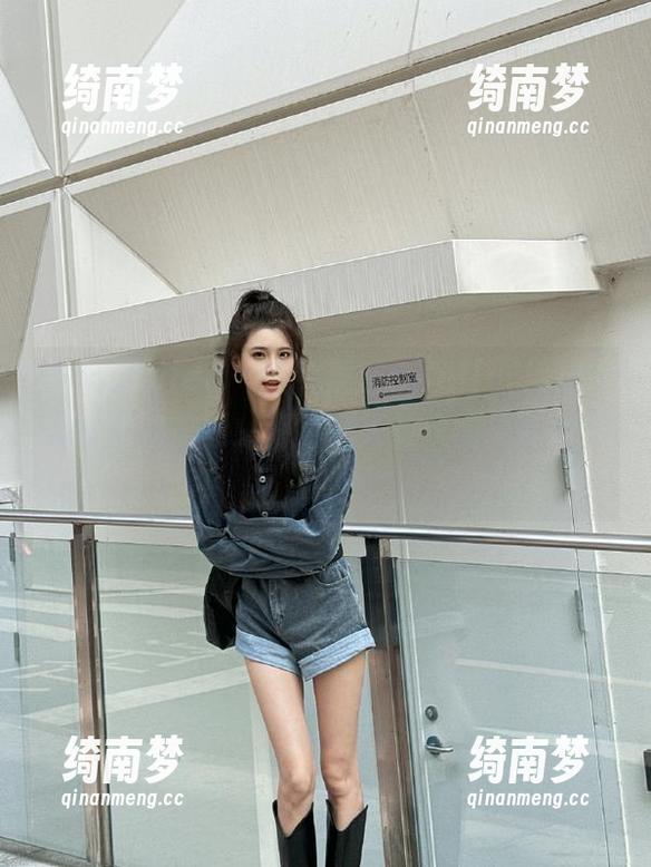 beautyleg - 在线展示：Jellyfish学姐与她的美图，背后是无数次的捧腹大笑！