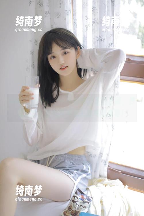 beautyleg - Lola内衣的美图更新，传递女性自信与独特魅力的视觉盛宴！