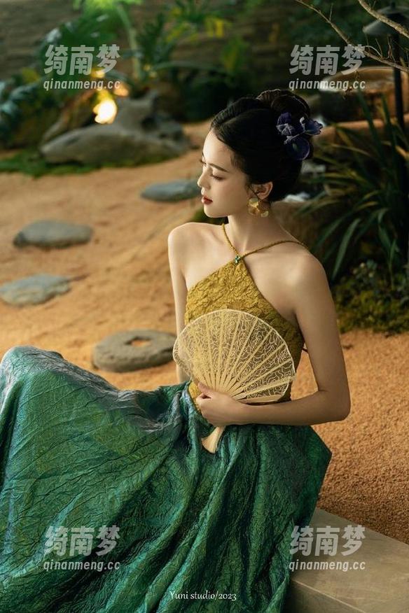beautyleg - Vevi的红裙写真，让每一张美图都流露出女性的独特自信