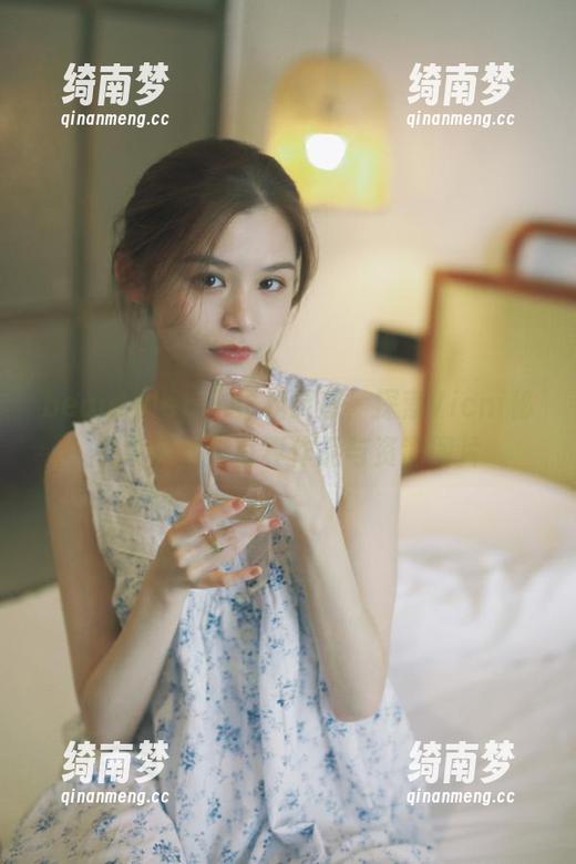 beautyleg - 寻找灵感，探索Vicni秘密中的独特写真作品与资源图片