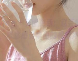 beautyleg - 美图更新：赵芸的礼服穿搭秀，带你感受华丽的视觉冲击！