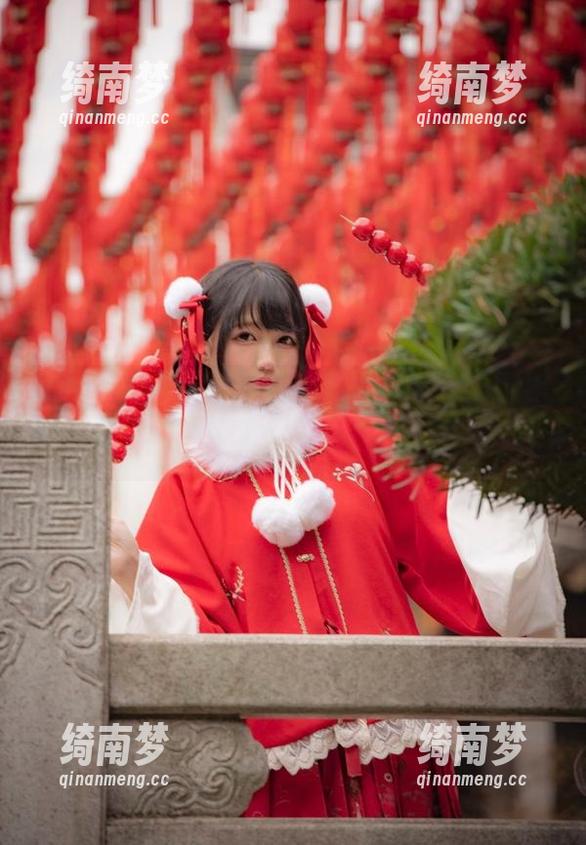 精选私拍资源：nagisa魔物喵的丝袜写真，给你不同的心动体验