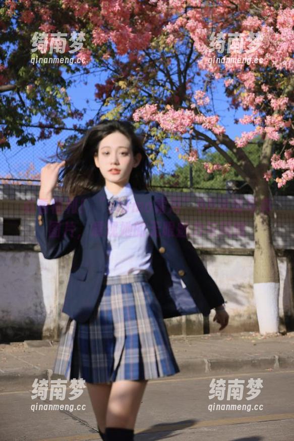 shimo霜月 必看福利!“shimo霜月”BB泳装写真图片,展现她的无限魅力与风情