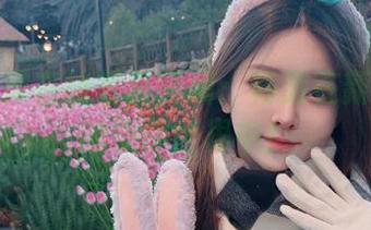 一小央泽在线写真特辑：畅游在新月红玫的原图世界中！