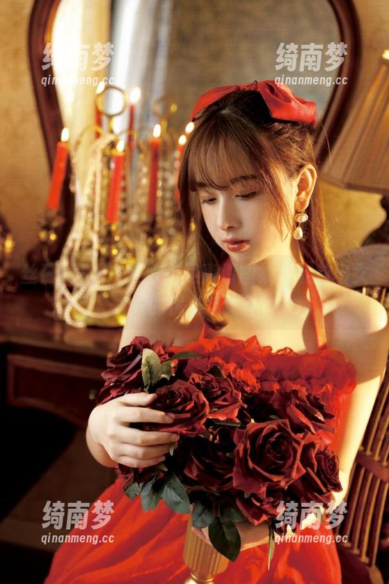 丝慕GIRL-文欣 丝慕GIRL - 文欣美足高清图集,绽放出女性的优雅与灵动