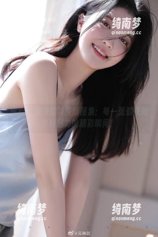 丽柜-凌凌 丽柜 - 凌凌定制美腿图集:每一张都是她独特魅力的精彩瞬间!