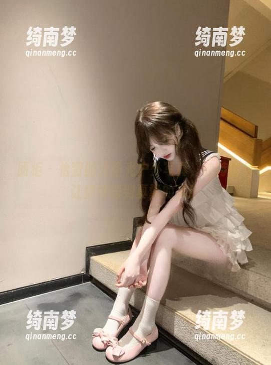 丽柜 - 怡萱的无圣光户外写真，独特图包让你领悟到真挚的美！