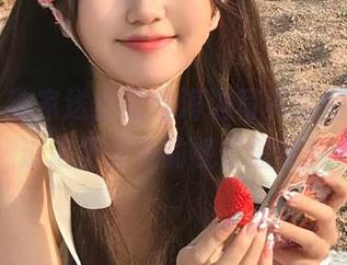 丽柜 - 独家送出悠悠海边写真套图，别错过这个免费的视觉盛宴！