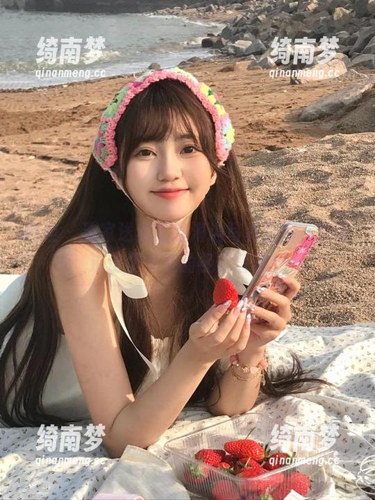 丽柜 - 独家送出悠悠海边写真套图，别错过这个免费的视觉盛宴！