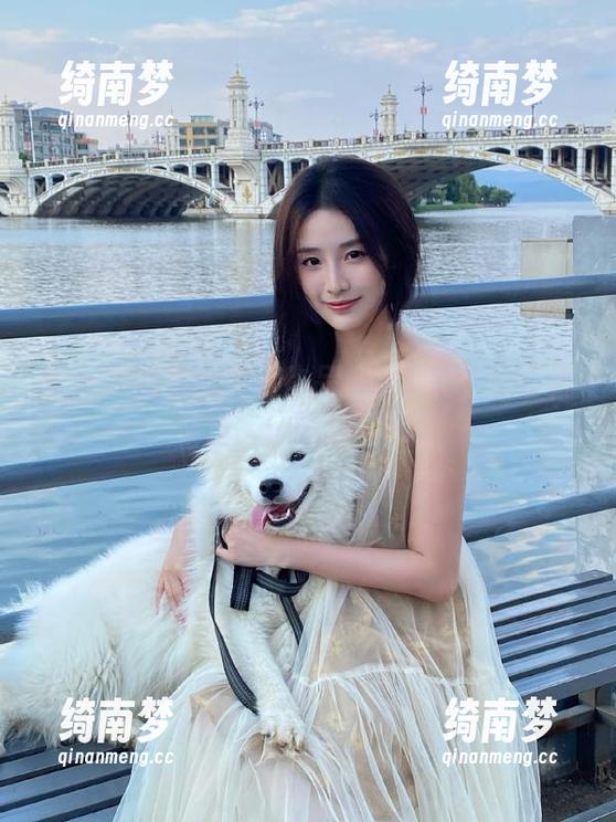 丽柜 - 甜甜的美足作品集大揭秘，分享那些让人心动的细节！