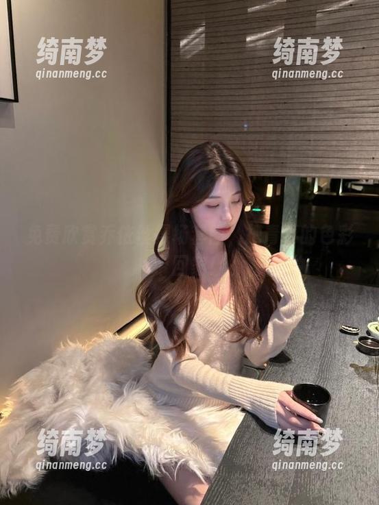 乔依丝 免费欣赏乔依丝操场套图,把青春的色彩带回家!