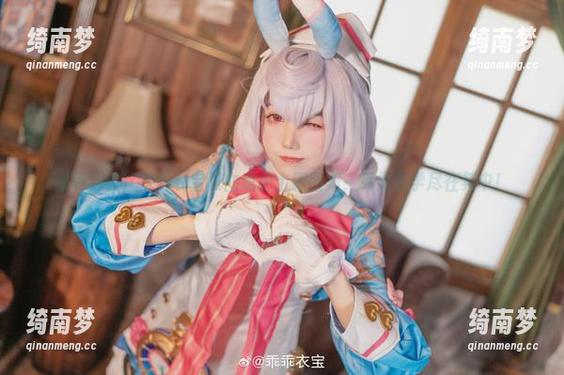 福利到位：乖乖衣宝吸血鬼护士服图集，另类美学尽在其中！