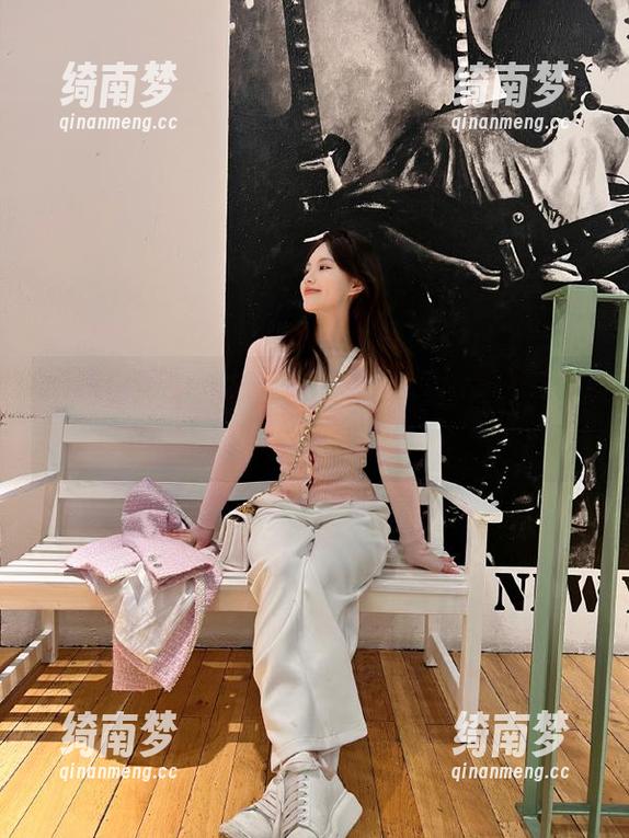 清新自然的九柒喵写真，死库水风格下载，释放你的审美灵感