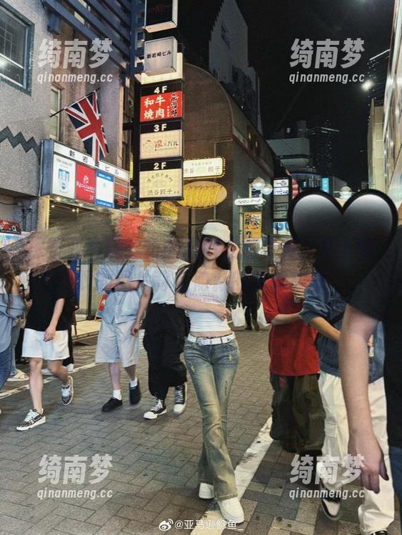 探索亚马逊鲶鱼的忍者主题写真，令人惊叹的图片背后隐藏的艺术故事