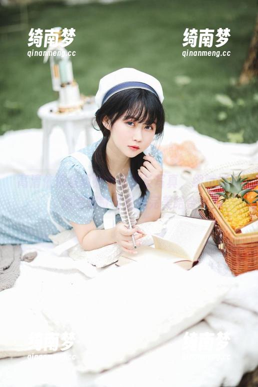高清依依超级懒女仆馆长写真，细腻捕捉她的懒散与优雅完美结合