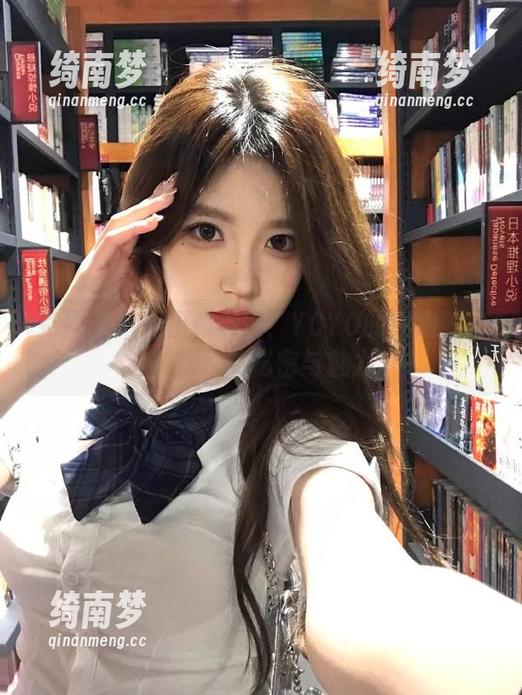 克拉女神 - 福利满满！YOYO的旗袍图集中隐藏的秘密与魅力