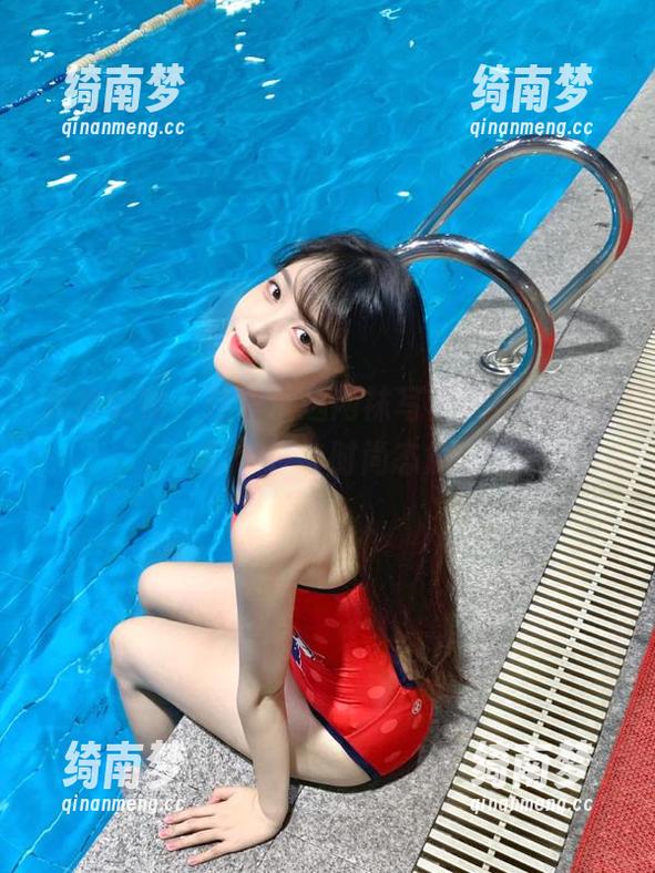 克拉女神-佳莹 克拉女神 - 佳莹精选网袜写真集,展现她的个性与时尚态度