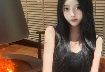 克拉女神 - 探秘“嘉萌”御姐的写真作品，感受每一张图片背后的故事与情感