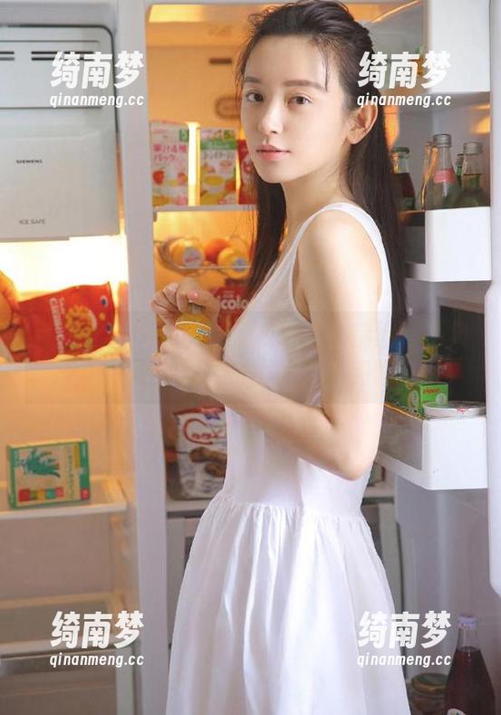 克拉女神-妮子 克拉女神 - 妮子的柔和魅力:精选作品集展现她温柔一面的摄影创作