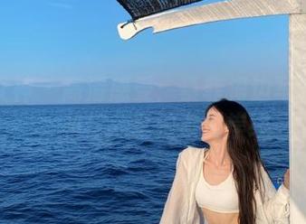 克拉女神 - 高清感受：慕菲海边写真原图，和你分享浪漫海岸线