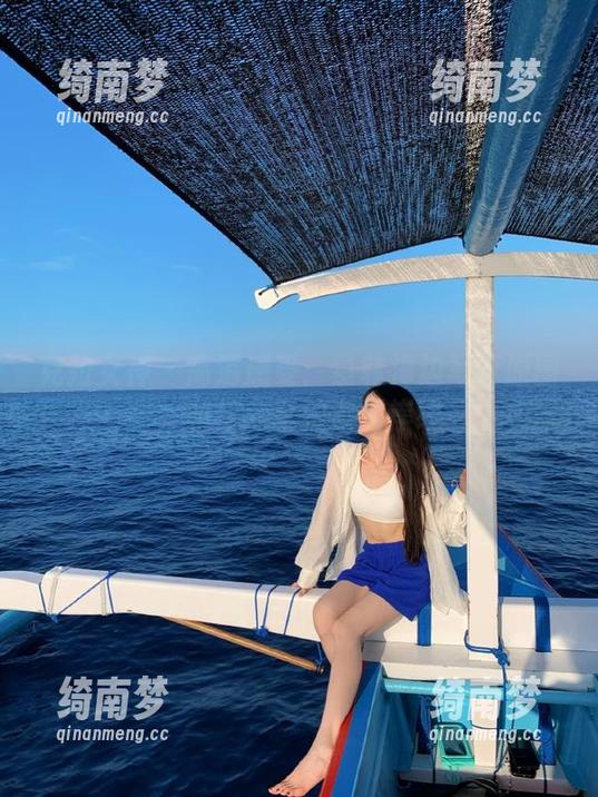 克拉女神 - 高清感受：慕菲海边写真原图，和你分享浪漫海岸线