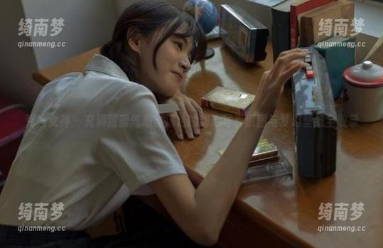 克拉女神 - 充满甜蜜气息，汤怡的甜心写真原图与梦幻壁纸全收录