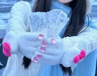 克拉女神 - 珊珊女孩写真全集：数字艺术与现实美结合的完美呈现