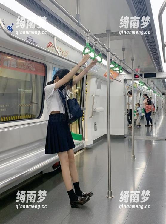克拉女神-璇子 克拉女神 - 从未见过如此完美的美脚,璇子写真全在网盘,快去下载享受吧!