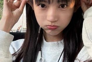 克拉女神 - 赵雨静短裙美图分享：最新摄影作品展现别样的风格魅力