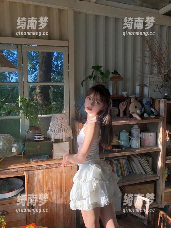 克拉女神 - 探索雅楠海边的秘密：浪漫原图与壁纸让你仿佛置身现场