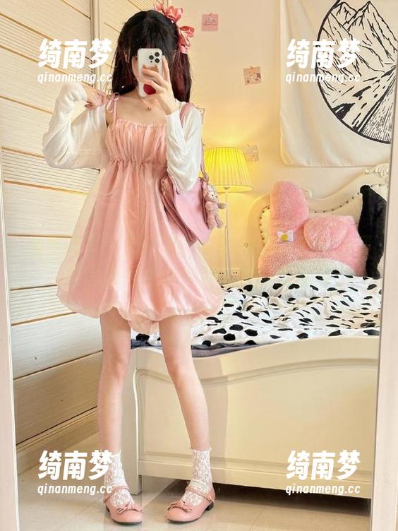 兔玩映画 - 万众瞩目！面饼仙儿的旗袍写真登陆网盘，瞬间点燃你的视觉