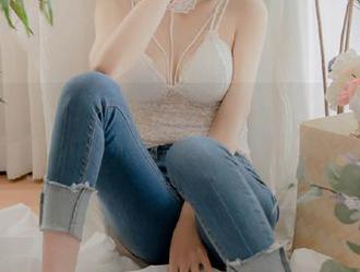 热门网盘下载：兔玩映画精美写真《奔跑的红色JK》，别错过哦！