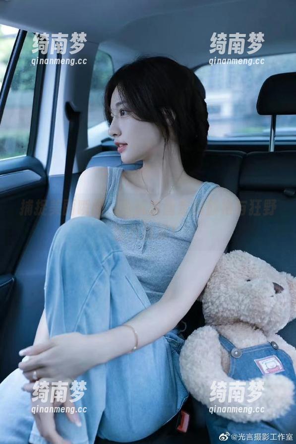 捕捉美丽瞬间，兔玩映画定制旗袍与狂野图片盛宴！