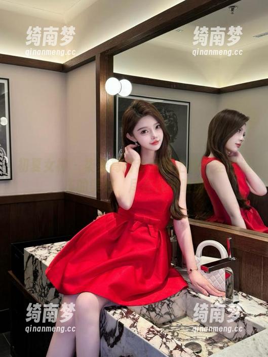 初夏女神 - 柒柒高清套图新上线：差点遗忘的美好，尽在你的眼前