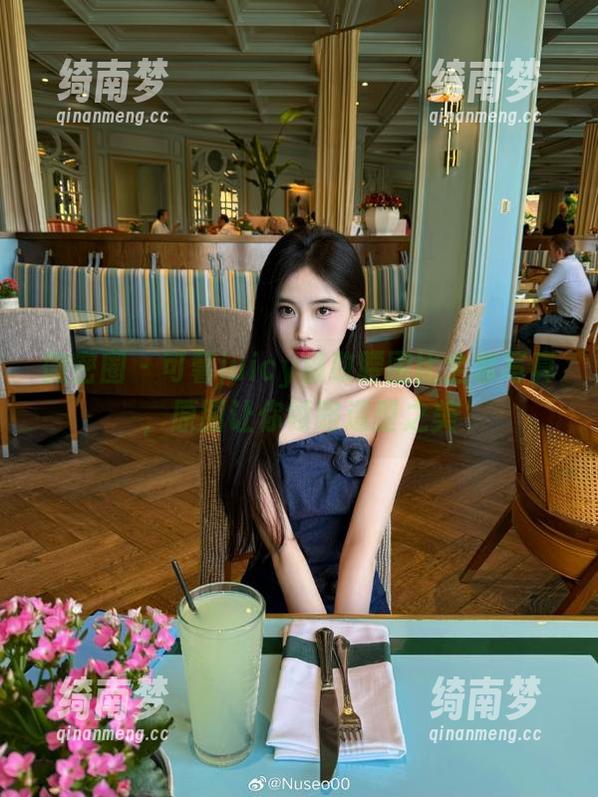 可馨juicy 微密圈 - 可馨juicy极致腰围比全套写真,原图让你领略造型之美