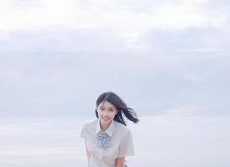 海浪轻拍，再现浪漫，周叽是可爱兔兔的专属JK写真图集！