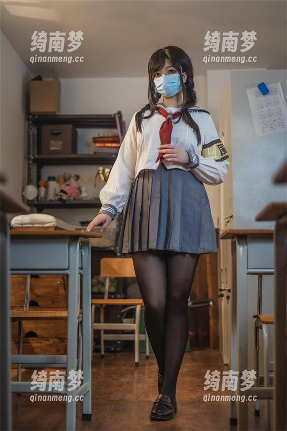 啊日日_Ganlory 啊日日_Ganlory兔女郎写真图集分享:艺术与性感的完美结合
